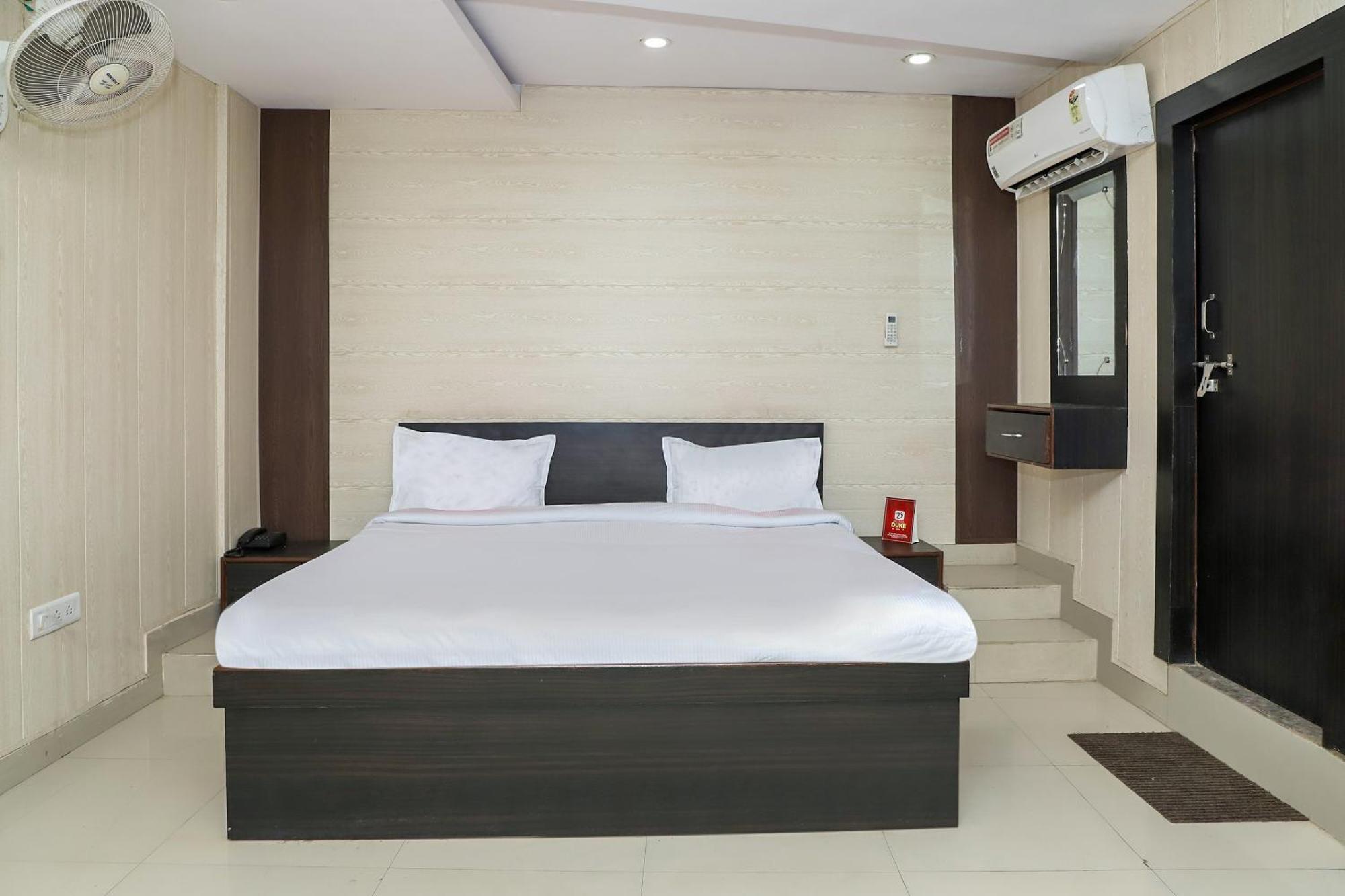 Oyo Hotel Duke Inn Jhānsi Esterno foto