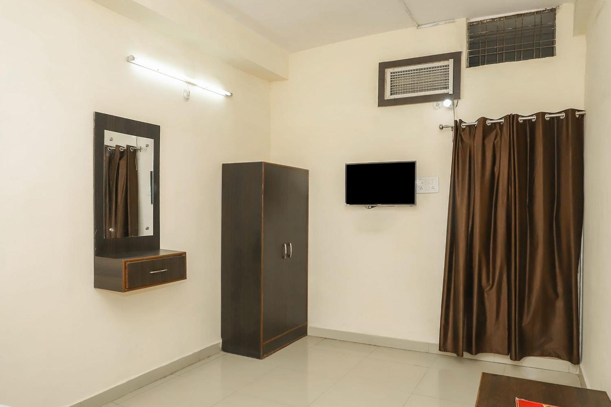 Oyo Hotel Duke Inn Jhānsi Esterno foto