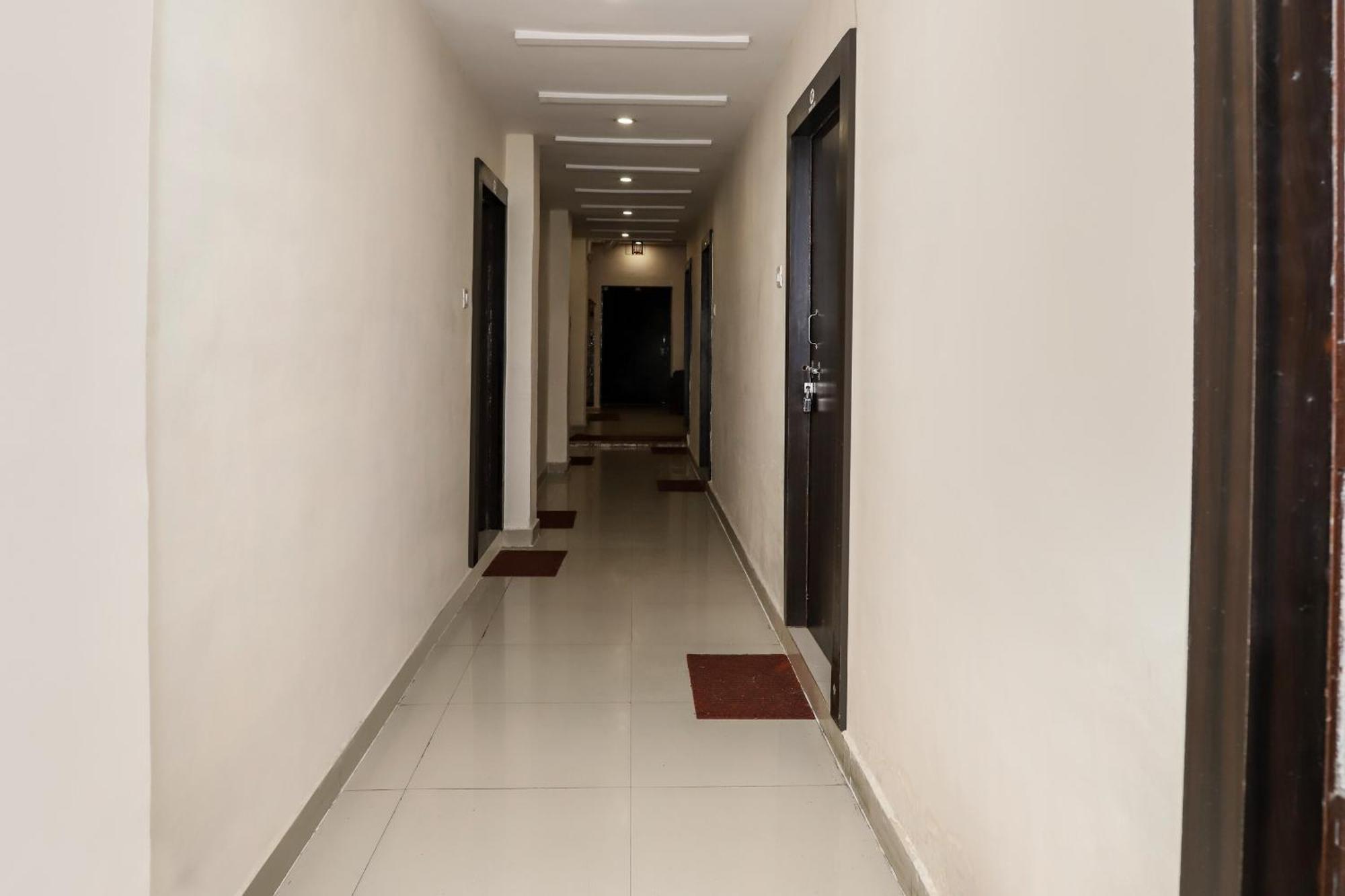 Oyo Hotel Duke Inn Jhānsi Esterno foto